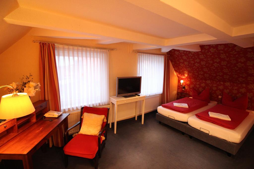 Hotel Garni Zur Linde Hitzacker Exteriör bild