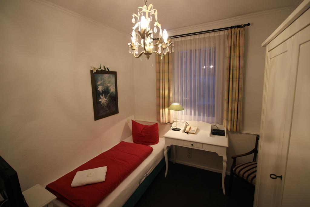 Hotel Garni Zur Linde Hitzacker Exteriör bild